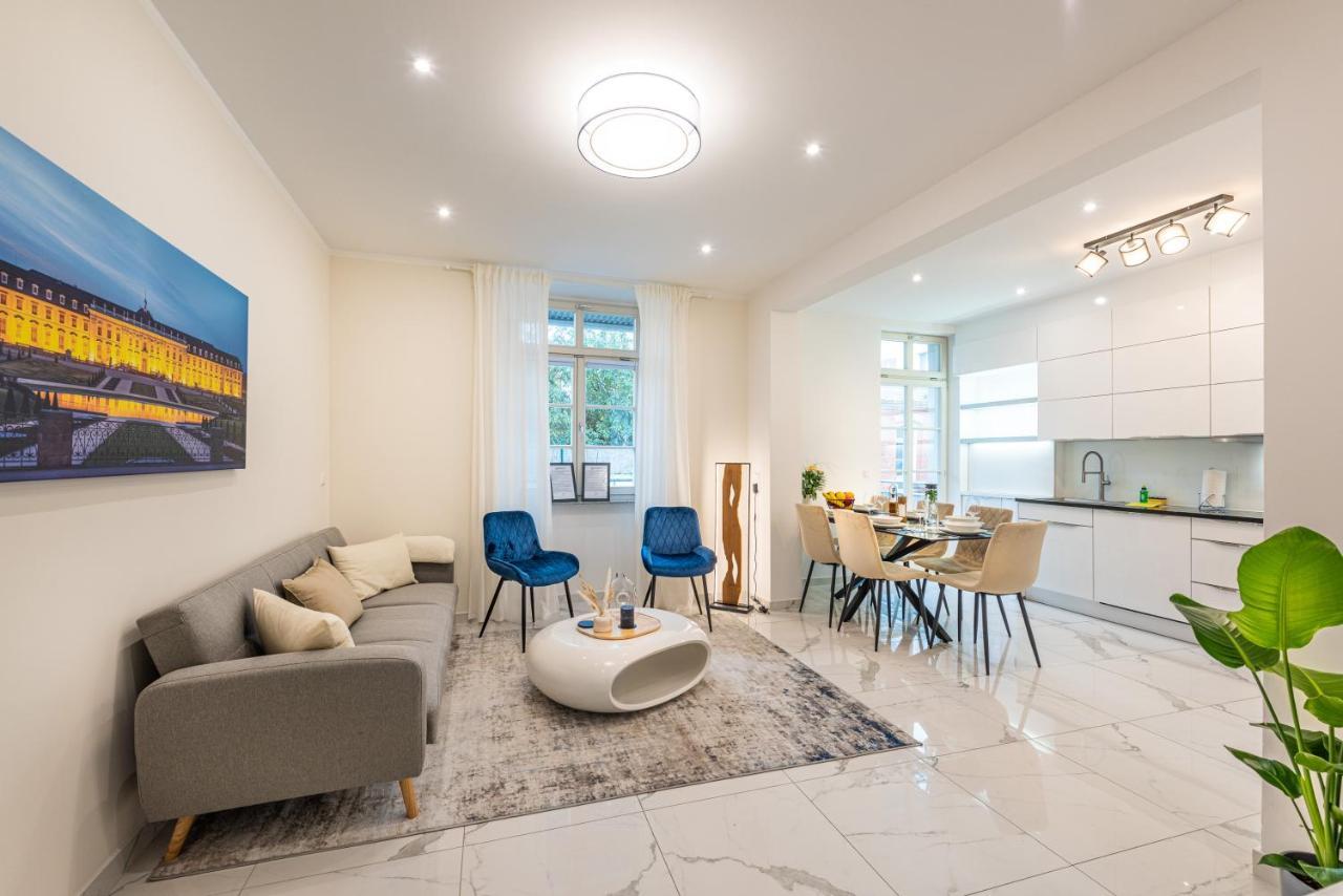 Vivid Luxury Apartment Ludwigsburg - Bluehendes Barock-Forum-Schloss-Modern Ngoại thất bức ảnh