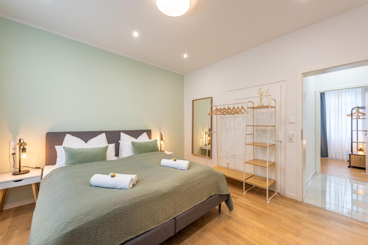 Vivid Luxury Apartment Ludwigsburg - Bluehendes Barock-Forum-Schloss-Modern Ngoại thất bức ảnh