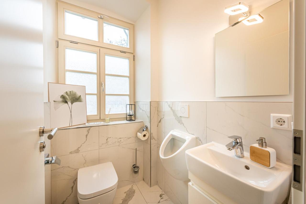 Vivid Luxury Apartment Ludwigsburg - Bluehendes Barock-Forum-Schloss-Modern Ngoại thất bức ảnh