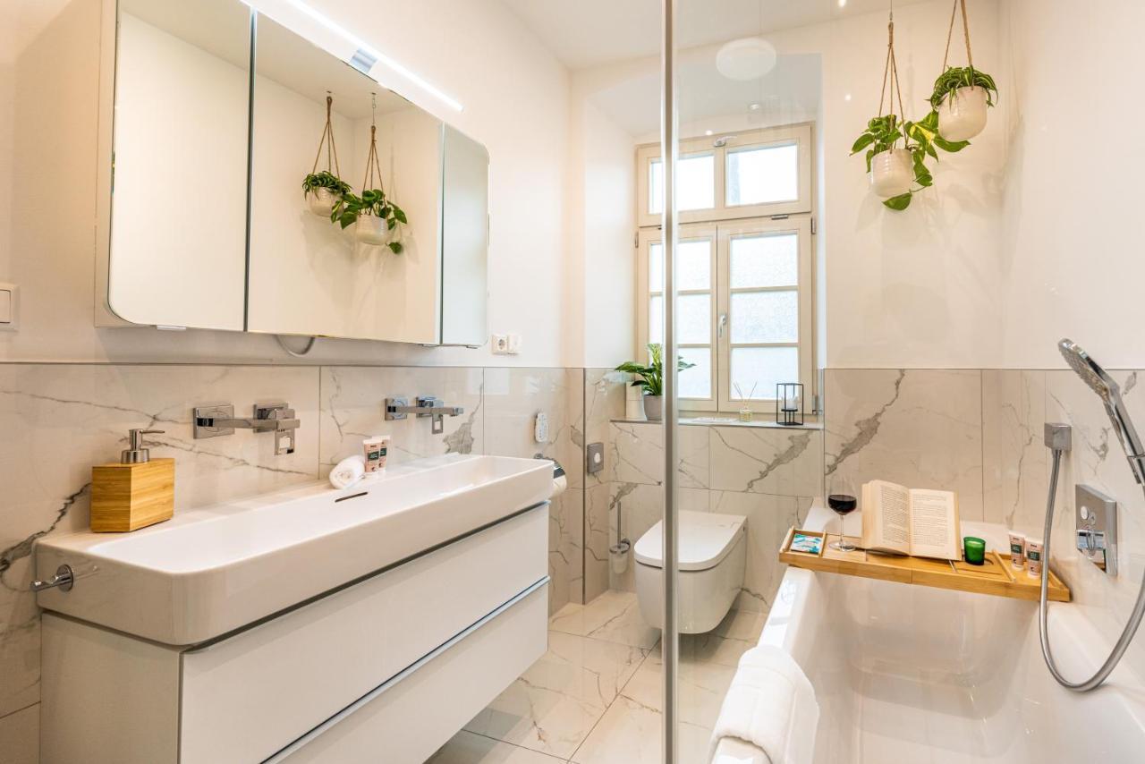 Vivid Luxury Apartment Ludwigsburg - Bluehendes Barock-Forum-Schloss-Modern Ngoại thất bức ảnh