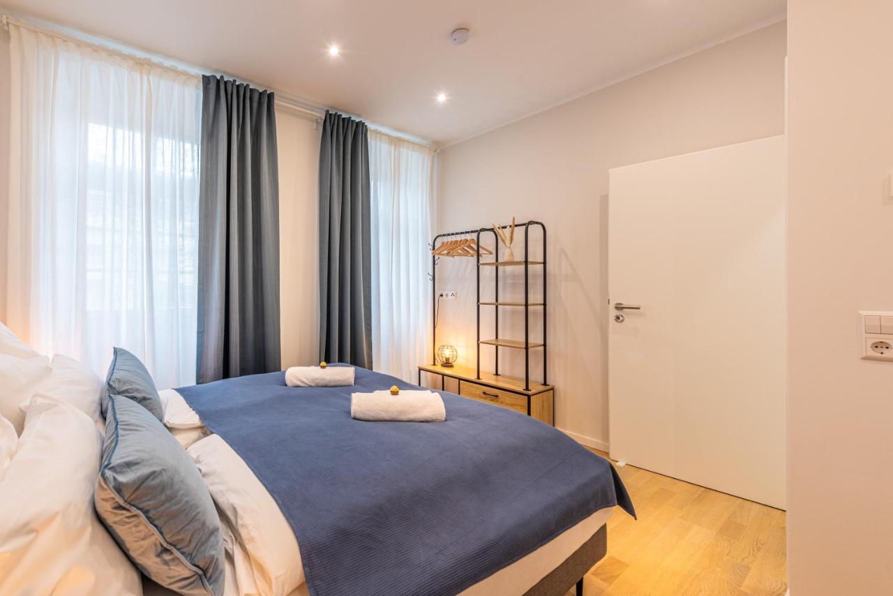 Vivid Luxury Apartment Ludwigsburg - Bluehendes Barock-Forum-Schloss-Modern Ngoại thất bức ảnh
