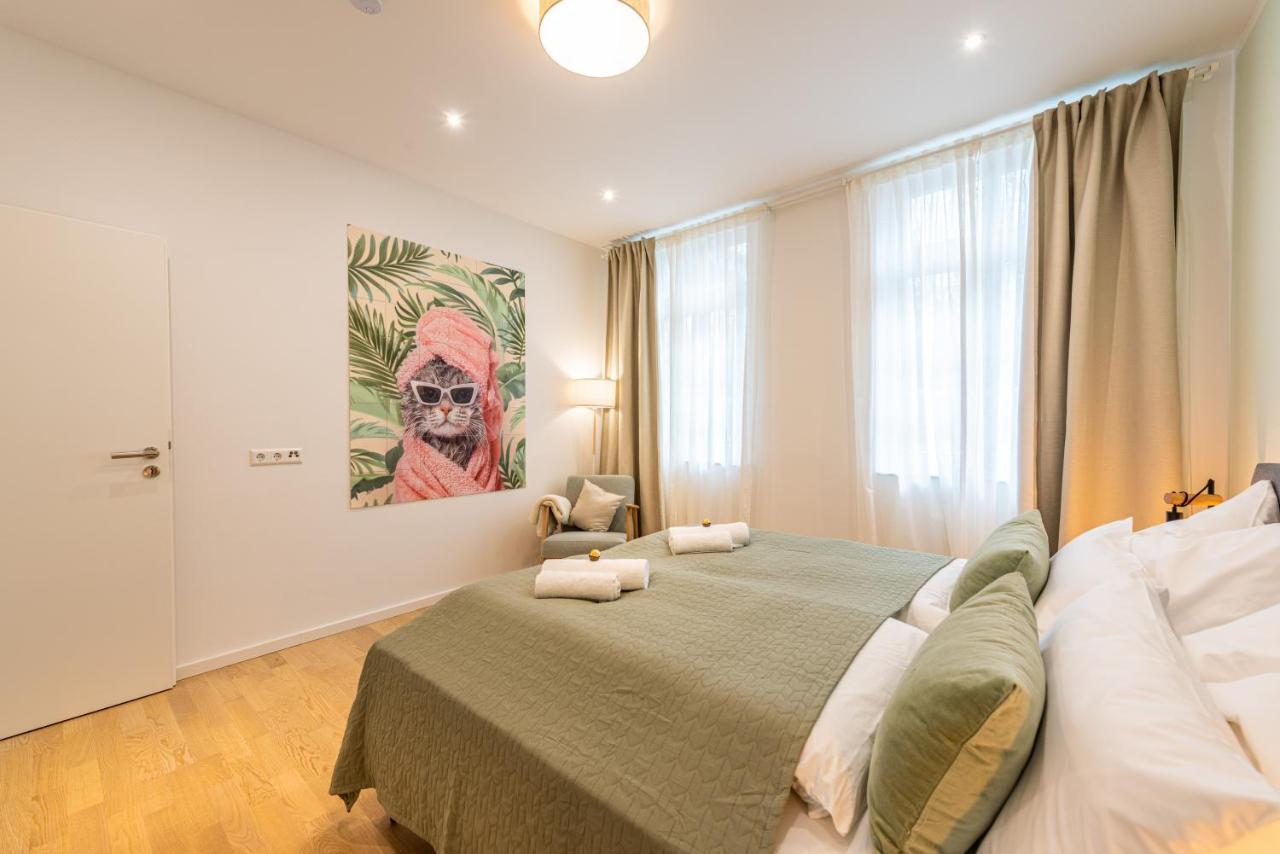 Vivid Luxury Apartment Ludwigsburg - Bluehendes Barock-Forum-Schloss-Modern Ngoại thất bức ảnh