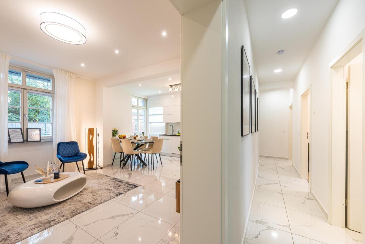 Vivid Luxury Apartment Ludwigsburg - Bluehendes Barock-Forum-Schloss-Modern Ngoại thất bức ảnh