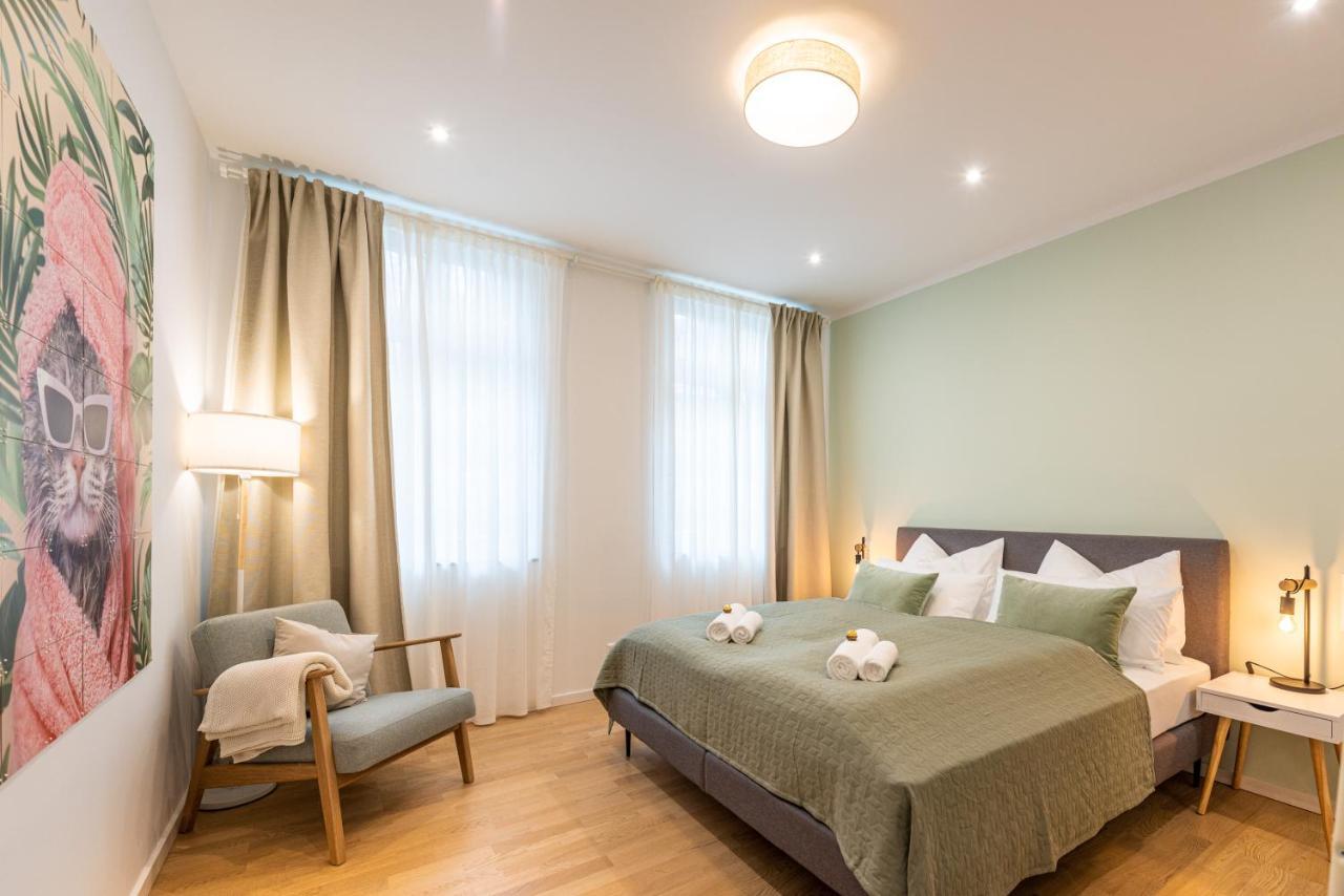 Vivid Luxury Apartment Ludwigsburg - Bluehendes Barock-Forum-Schloss-Modern Ngoại thất bức ảnh