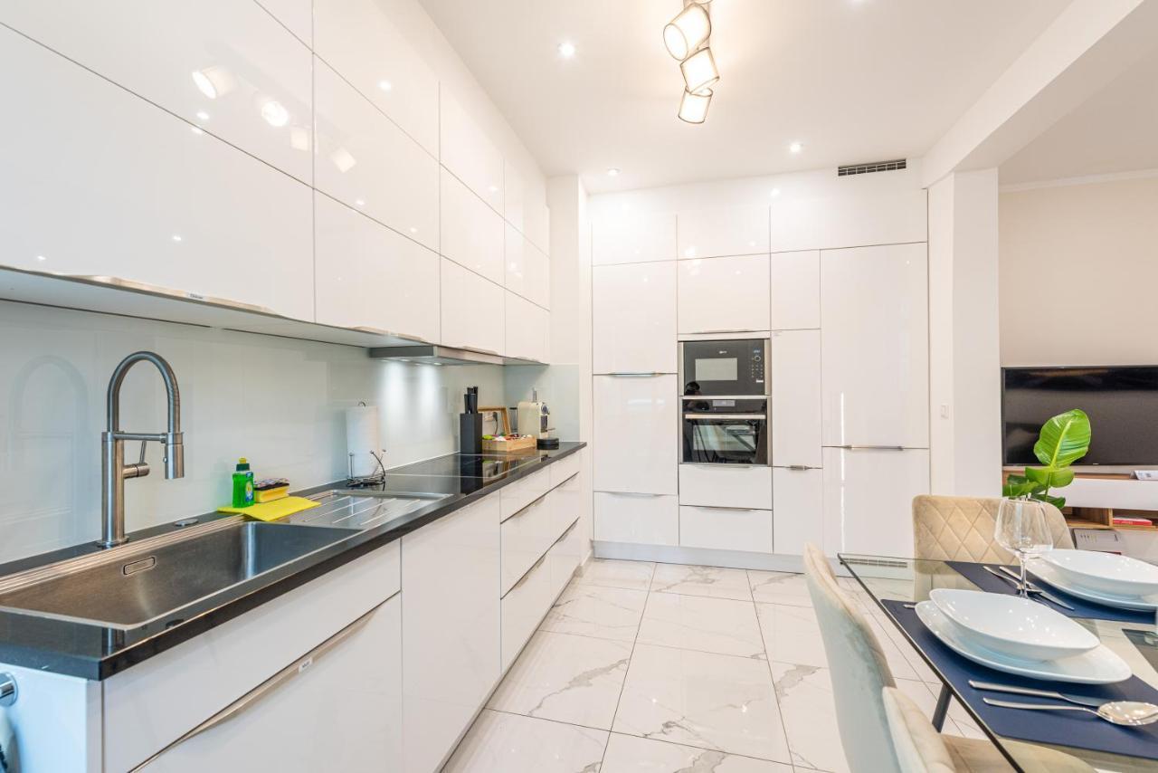 Vivid Luxury Apartment Ludwigsburg - Bluehendes Barock-Forum-Schloss-Modern Ngoại thất bức ảnh